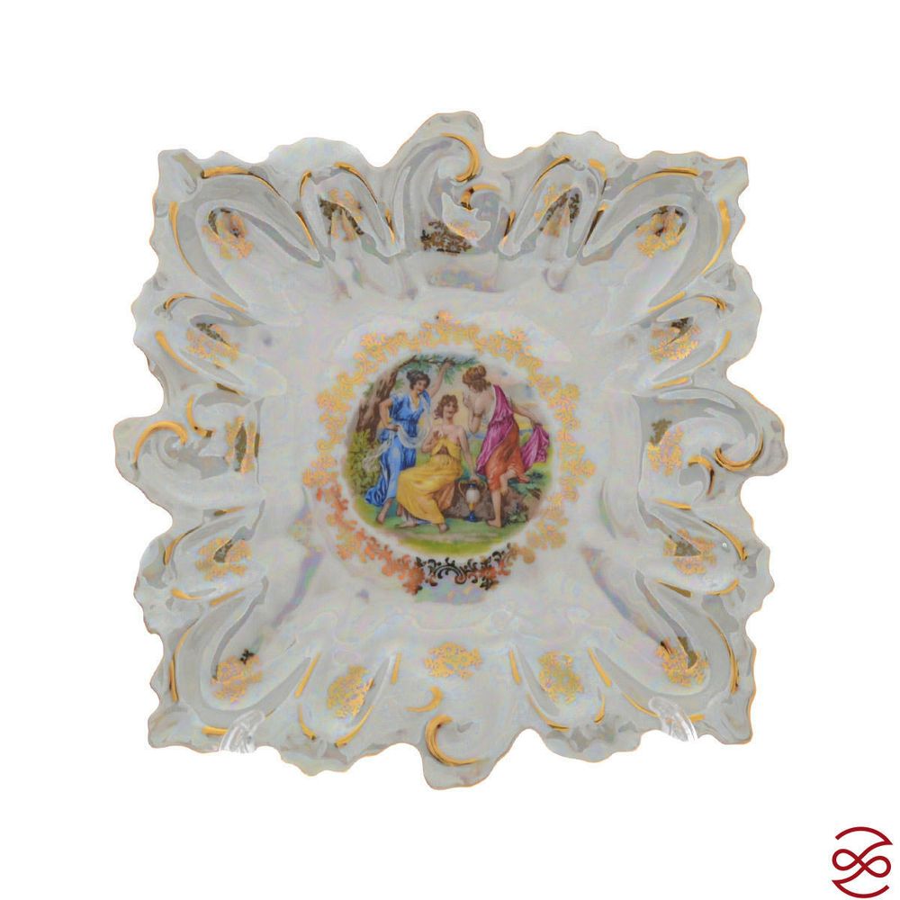 Блюдо фигурное квадратное Queen's Crown Мадонна перламутр 32 см