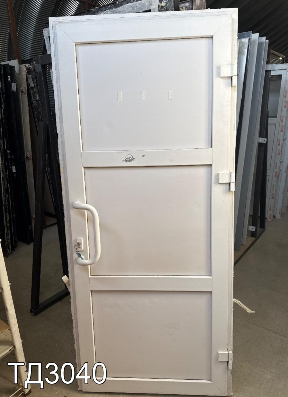 Дверь пластиковая входная Б/У 2040(в) x 910(ш)