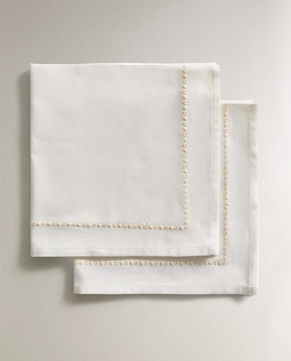 ZARA HOME САЛФЕТКА С ВЫШИВКОЙ (УПАКОВКА ИЗ 2 ШТУК), ЭКРЮ