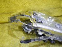 Битая Фара правая Toyota Land Cruiser 200 (2015-2021) LED