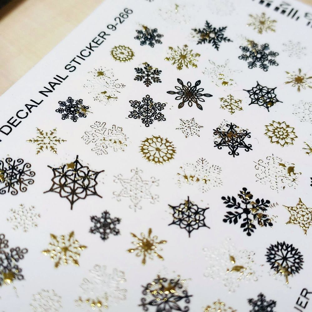 BPW.Style Слайдер-дизайн Sparkle Микс с золотыми снежинками 266