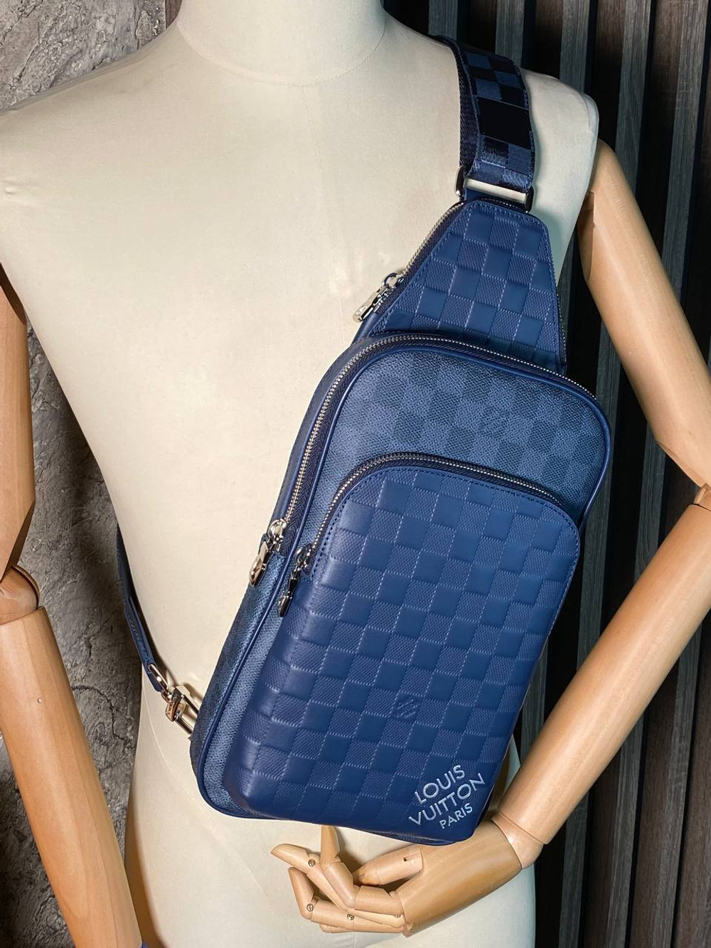 Сумка-мессенжер Louis Vuitton