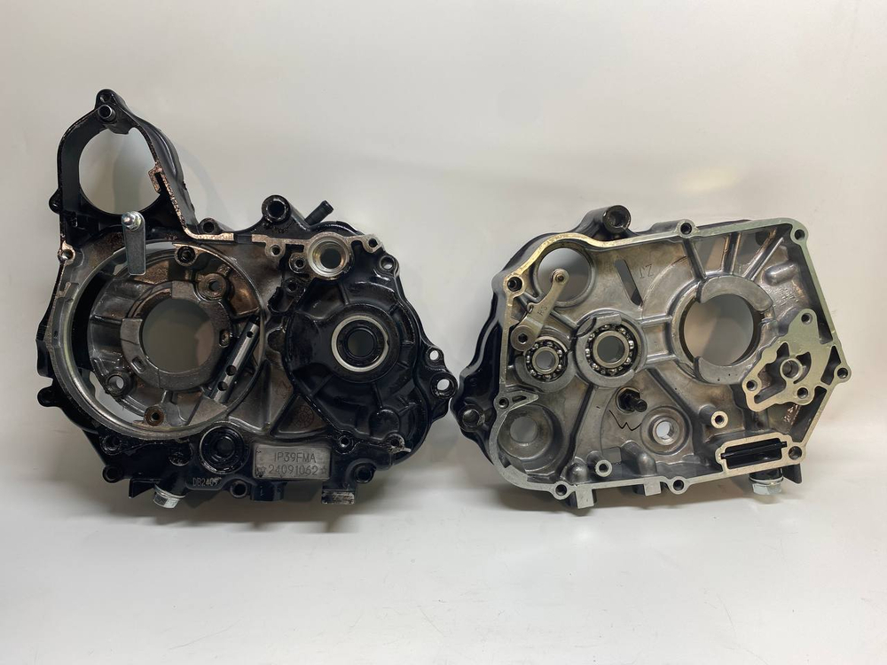 Картер (комплект) с подшипниками и сальниками двигатель 1P39FMA