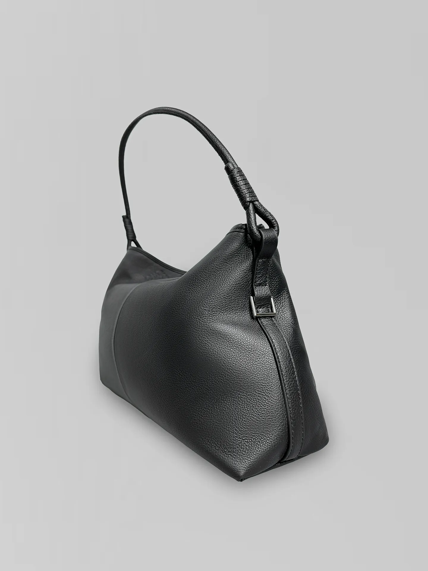 Сумка 8836 на магнитной застежке с короткой ручкой и ремешком в комплекте