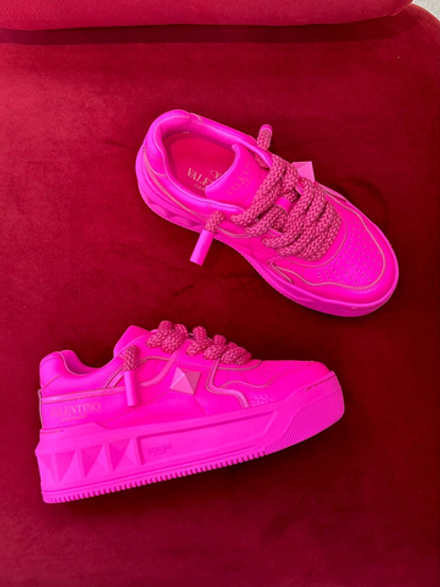 Кроссовки Valentino