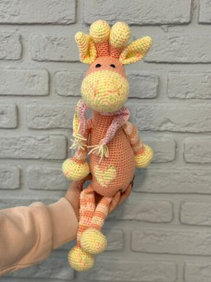 Мягкая игрушка жираф вязаный коричневый