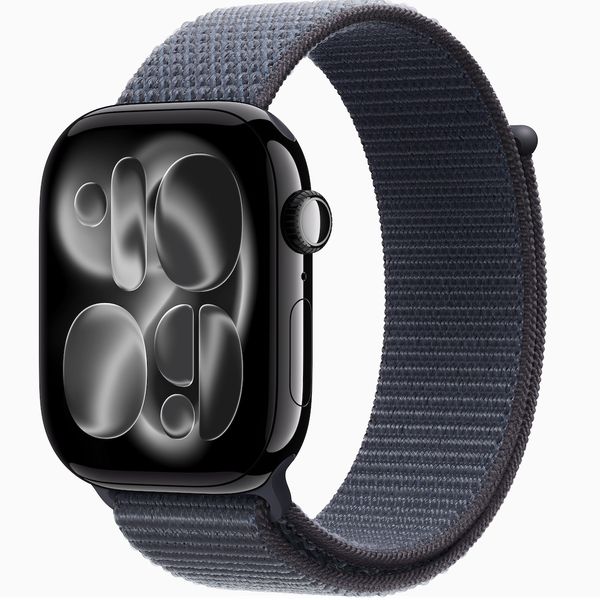Умные часы Apple Watch Series 11 46 мм из алюминия цвета «чёрный глянец», нейлоновый браслет синего цвета