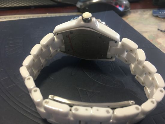 Мужские французские наручные часы  из керамики LeVier 060 M Wh вид сзади