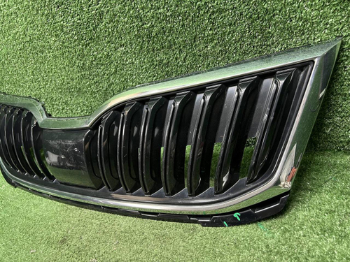 Решетка радиатора Skoda Octavia A7 (2017-2020)