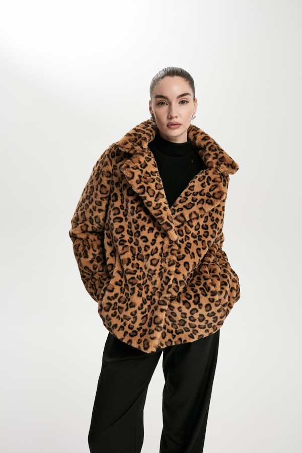 Полушубок леопард бежевый