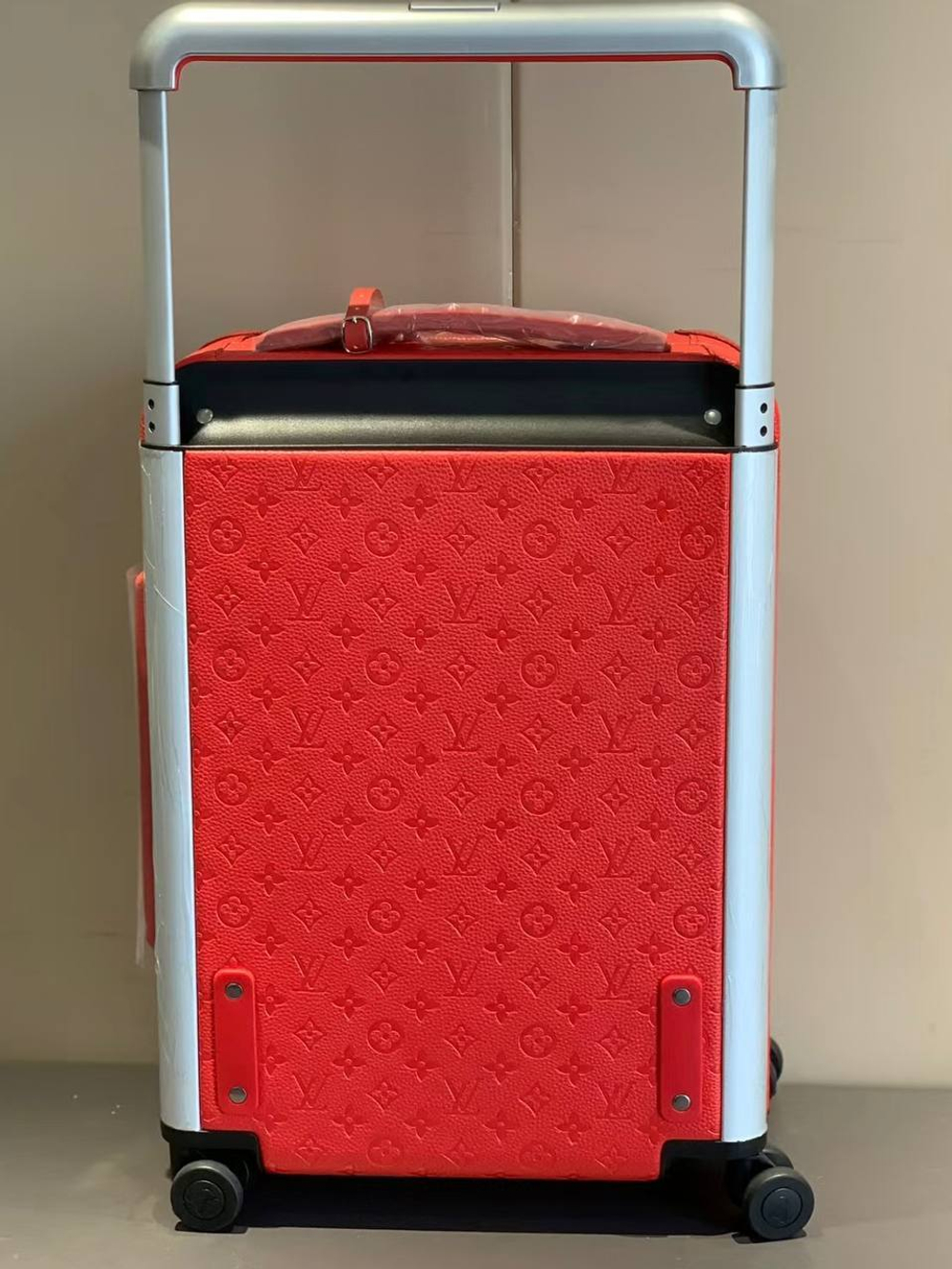 Чемодан Louis Vuitton