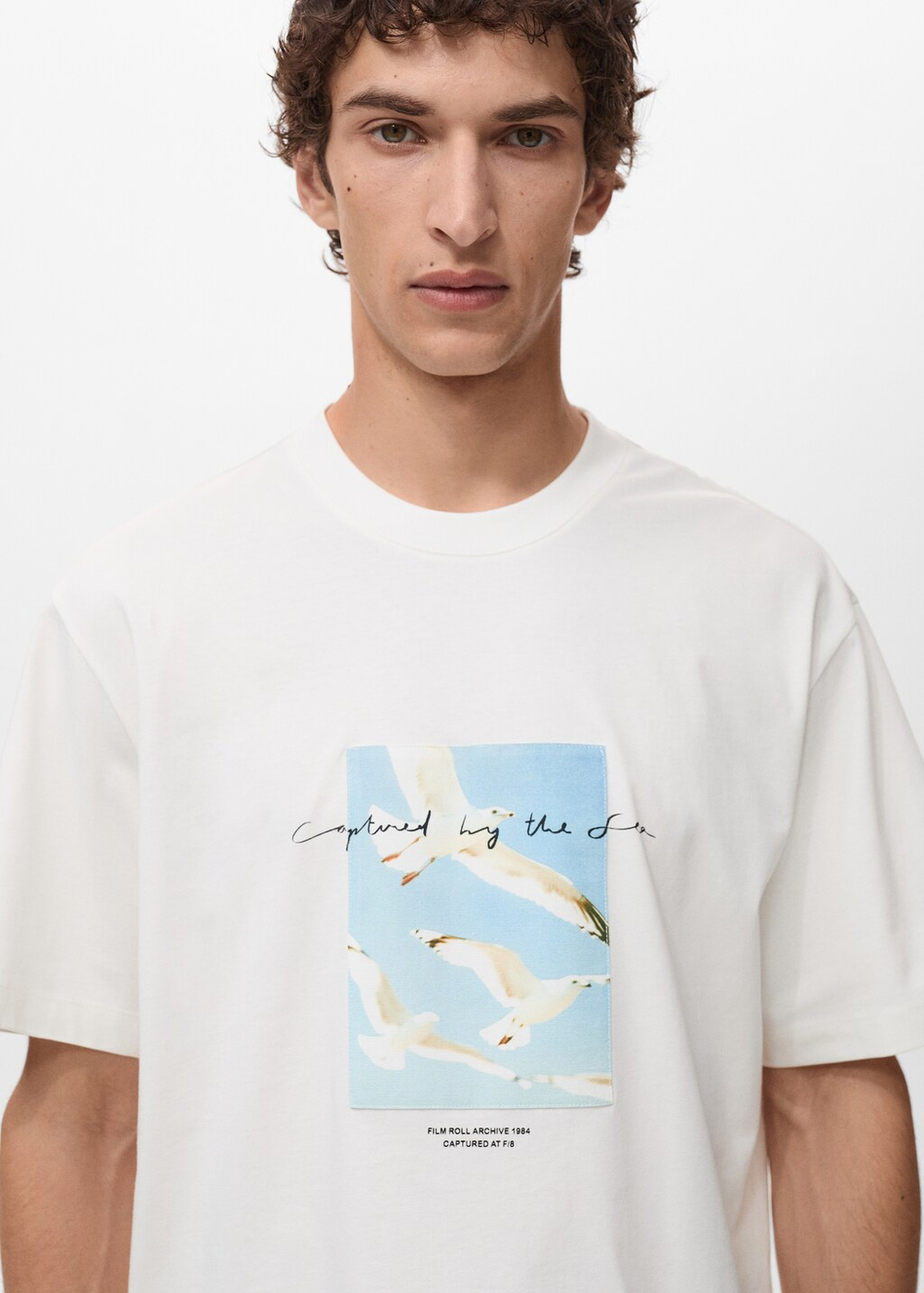 Футболка с принтом и аппликацией