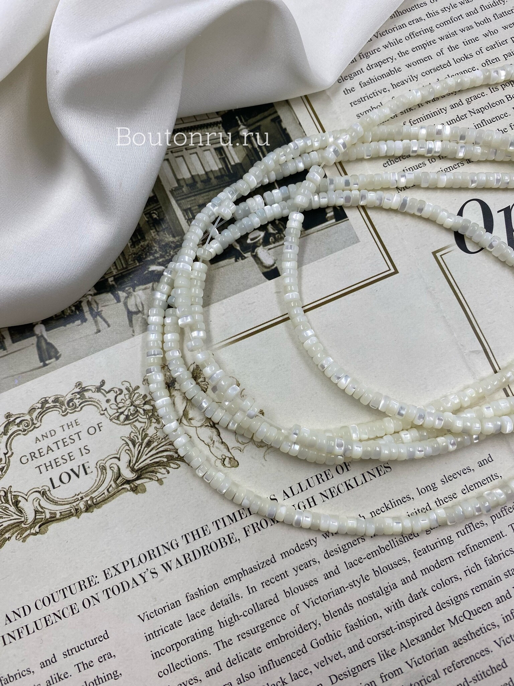 Нить из натурального белого перламутра 2х3 мм