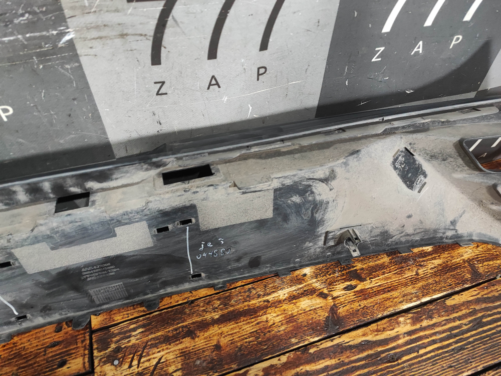 Накладка заднего бампера JAC JS6 22-нв Б/У Оригинал 2804100U2400F011