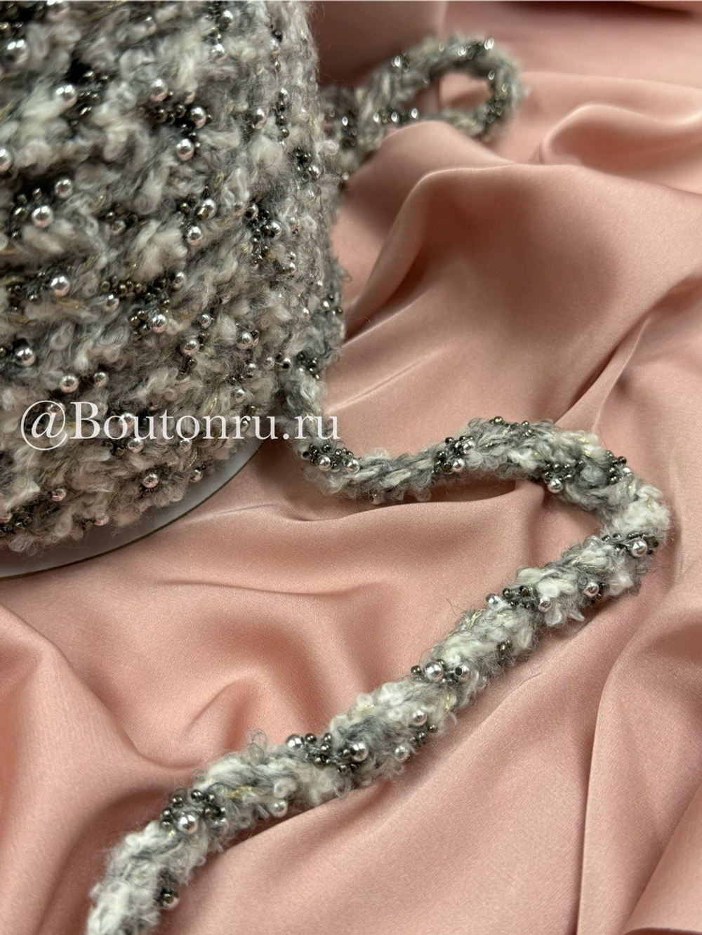 Тесьма-косичка серая с графитовым бисером 15 мм