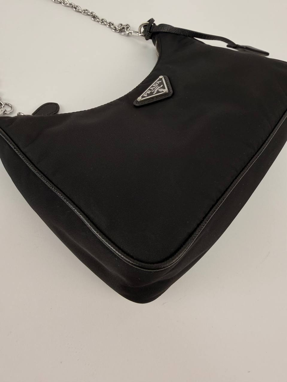 Сумка Prada Re-Edition