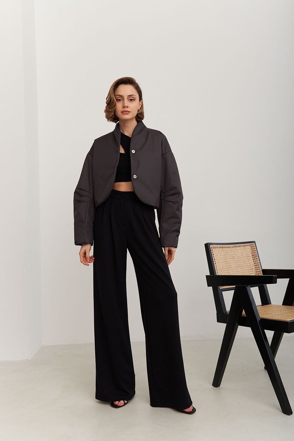 Куртка с объемными рукавами цвета графит