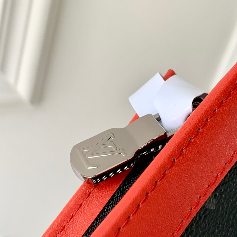 Louis Vuitton Pochette Voyage MM