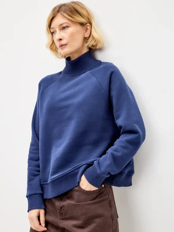 Свитер теплый с воротником свитшот индиго