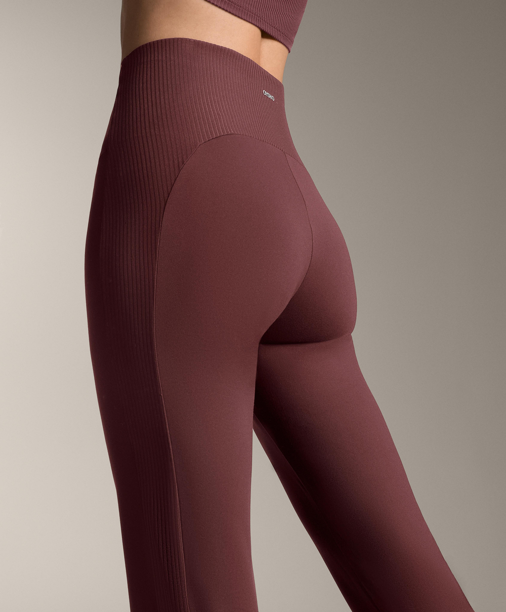 OYSHO Расклешенные брюки Comfortlux с высокой талией и отделкой в рубчик, бордовый