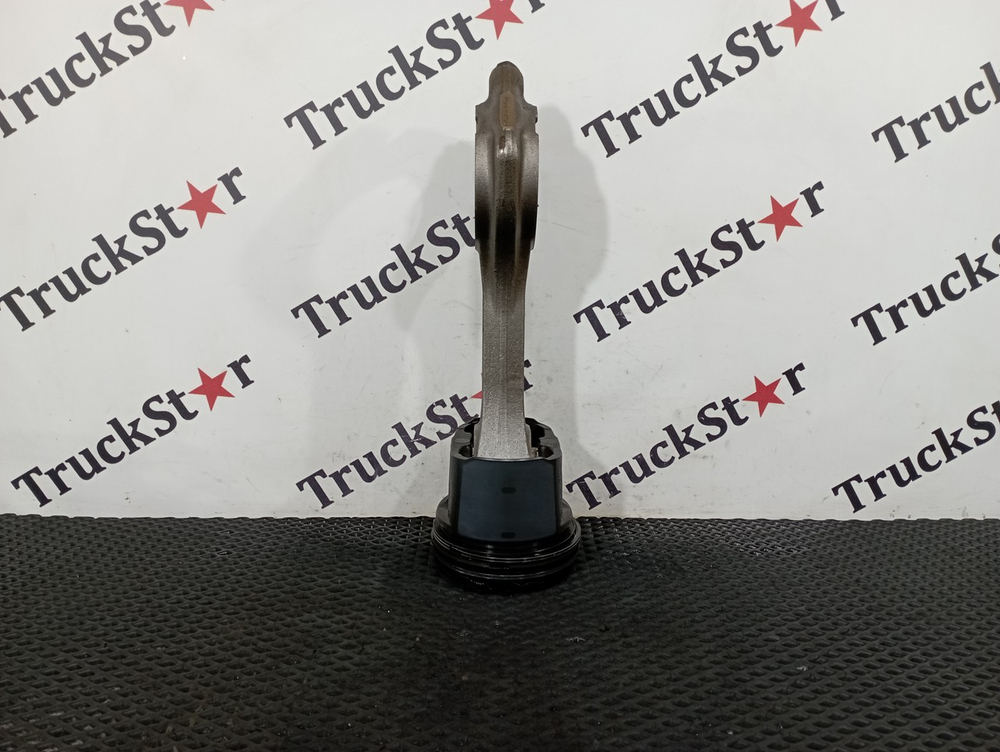 Поршень с шатуном