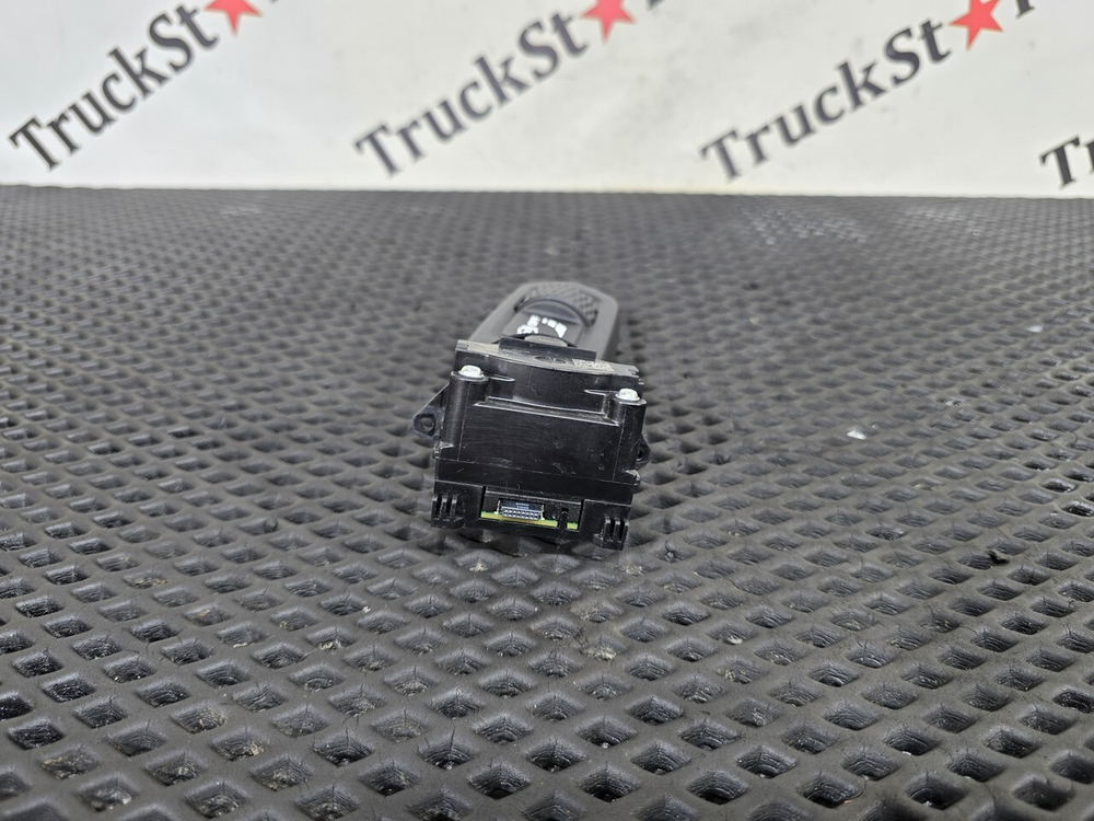 Переключатель подрулевой правый 2023г