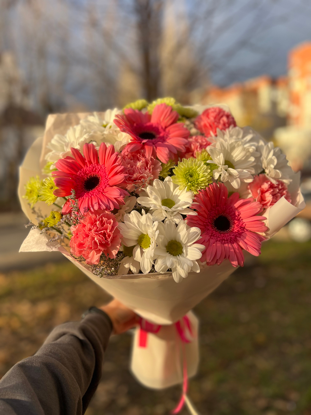 Яркий букет с герберами