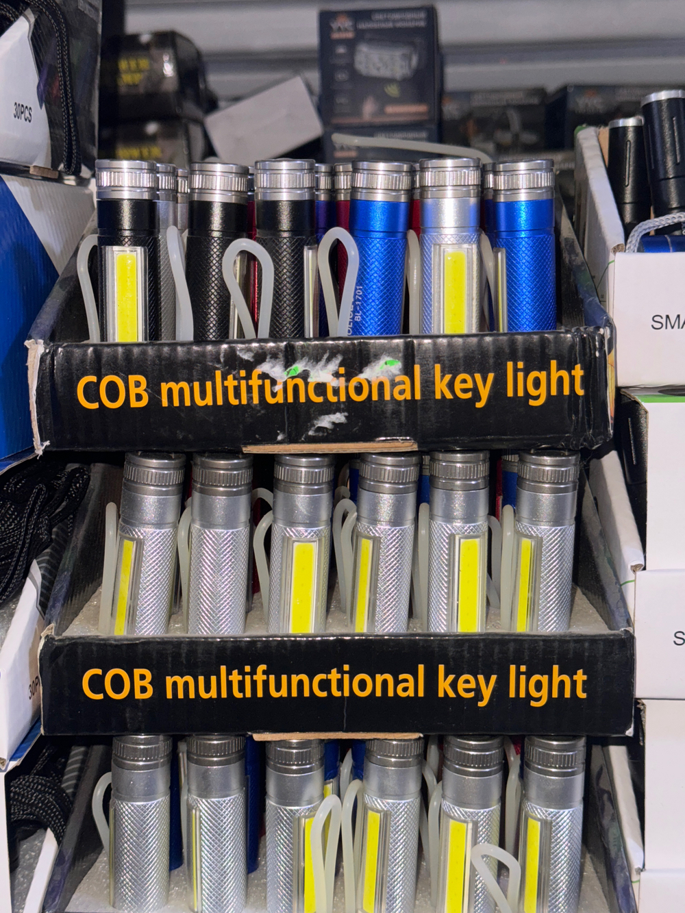 Фонарь ручной светодиодный POLICE BL-1701