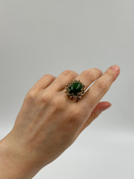 Кольцо с зелёным кабошоном