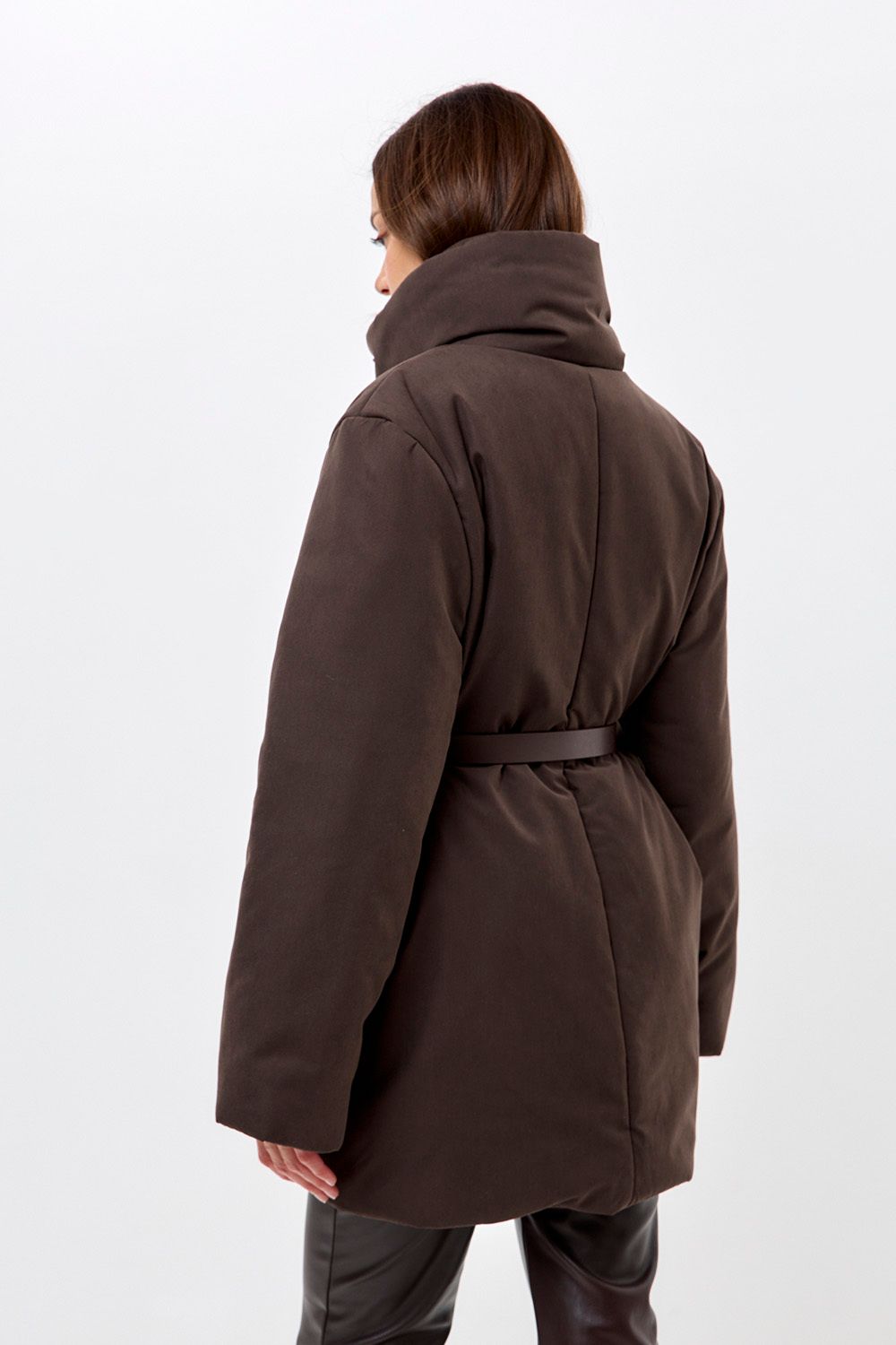 Куртка зимняя на поясе Фрости шоколадного цвета