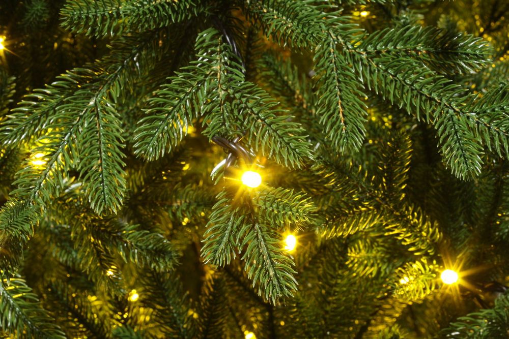 Елка с гирляндой встроенной «Вега» (Литая хвоя) 185 см / 1,85 м