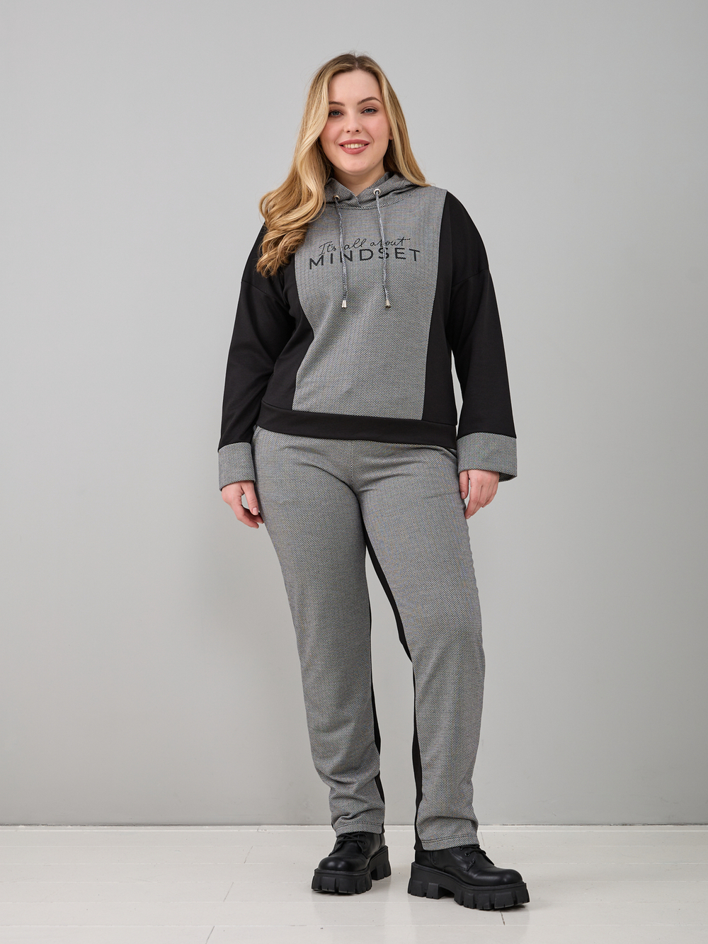 Костюм с брюками КБ-016П/черносерый-надпись