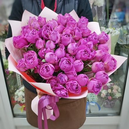 Букет из 15 кустовых пионовидных роз сорта "Misty Bubbles"