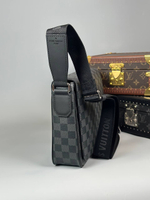 Сумка-мессенджер Louis Vuitton
