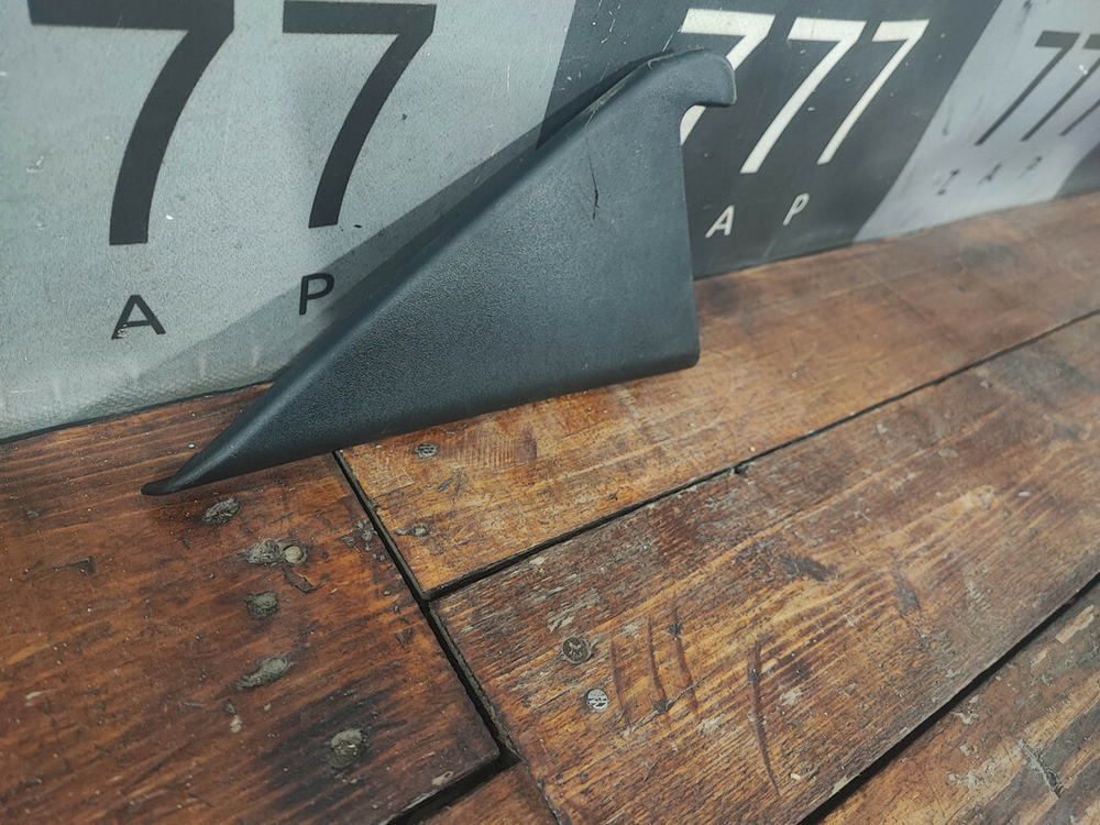 Накладка двери задней правой Mazda 3 (BK) 02-09 Б/У Оригинал BP4K6851X