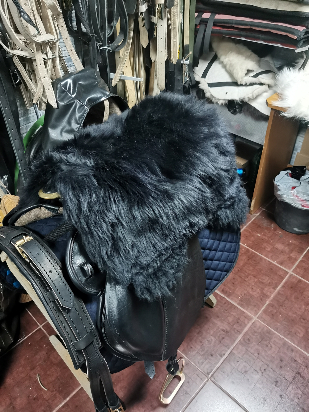 Подушка из овчины  на седло для лошади!