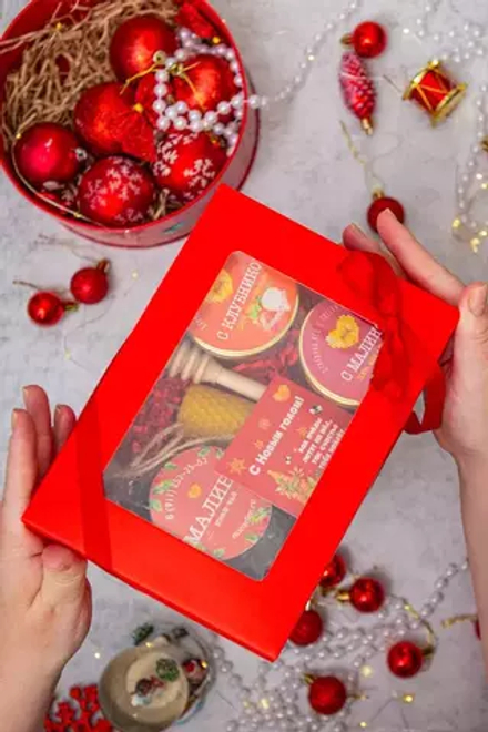 Набор №95 алый "2 вида меда + чай + свеча + ложка"