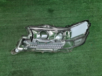 Стекло фары правое Toyota Land Cruiser 200 (15-21)