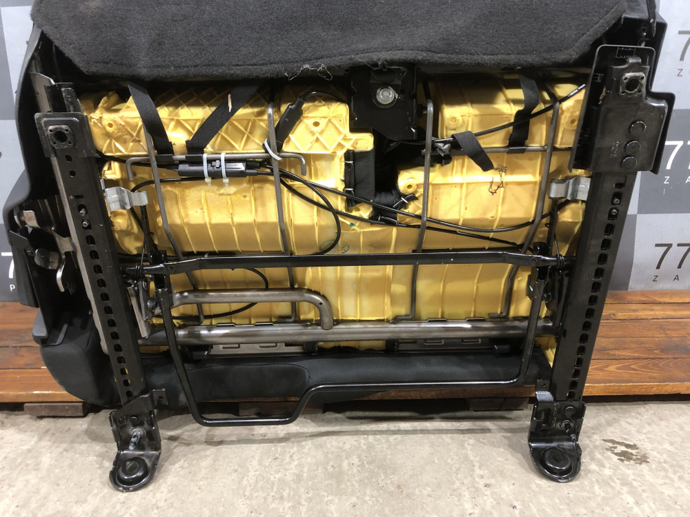 Левое сиденье второго ряда в сборе GAC GS8 1 16-нв Б/У Оригинал 6330093CAD0301SA2