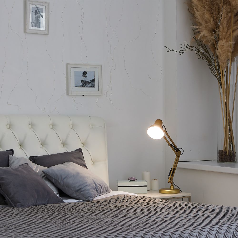 TLI-221 GOLD E27 Светильник настольный. Цоколь Е27. 60W. Механический выключатель. Золотой. ТМ Uniel