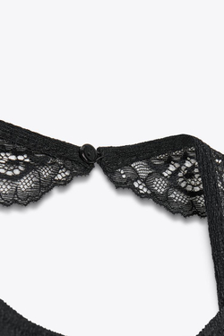 ZARA ТЕКСТУРИРОВАННЫЙ ТОП-ХАЛТЕР С КРУЖЕВОМ, ЧЕРНЫЙ