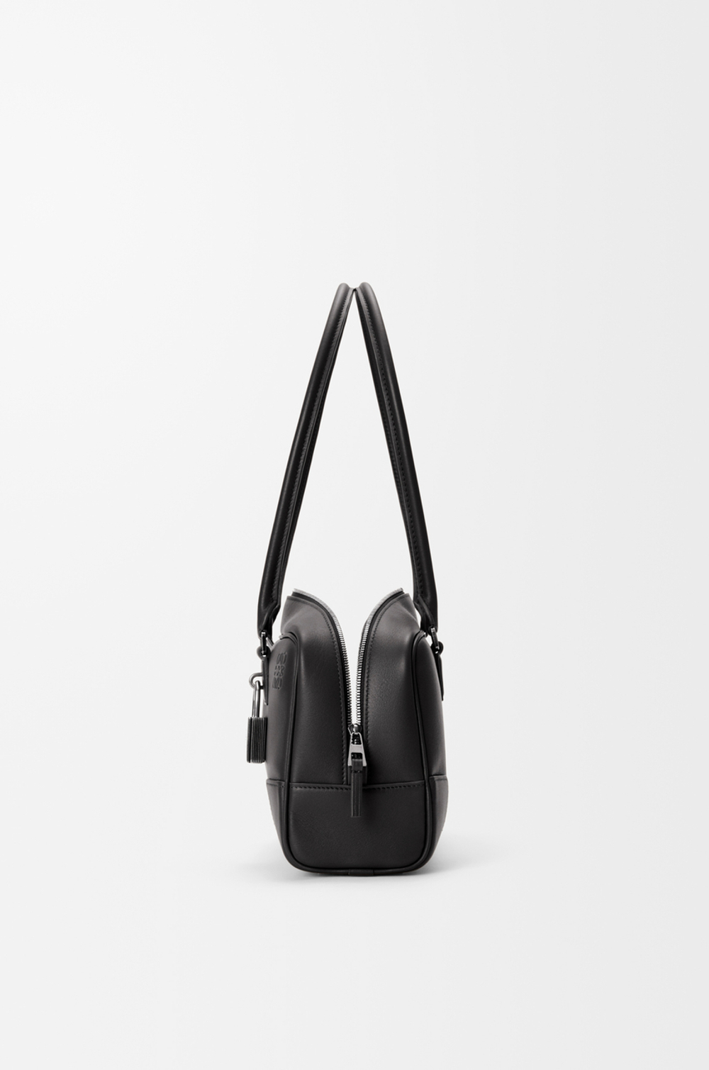 Loewe Укороченная сумка Amazona 31 из блестящей телячьей кожи, черный