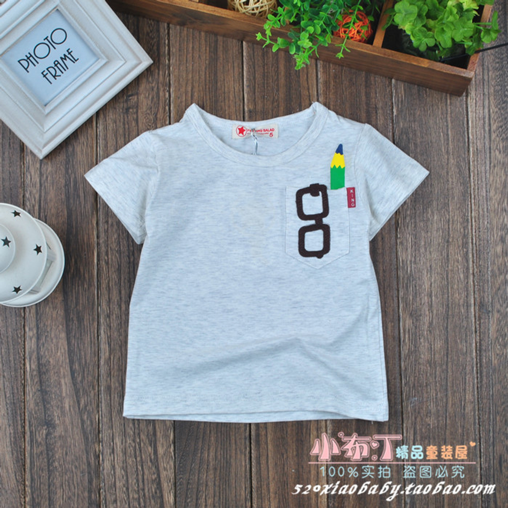 Футболка однотонная с принтами карандаша и очков на кармане