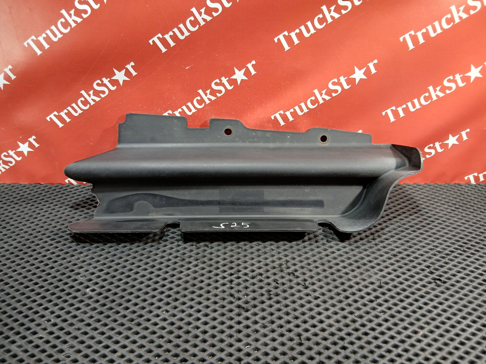 Накладка подножки левая