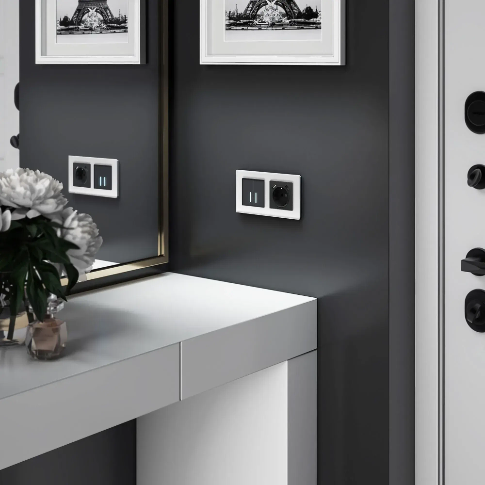 Рамка из стекла на 2 поста Favorit белый W0021101