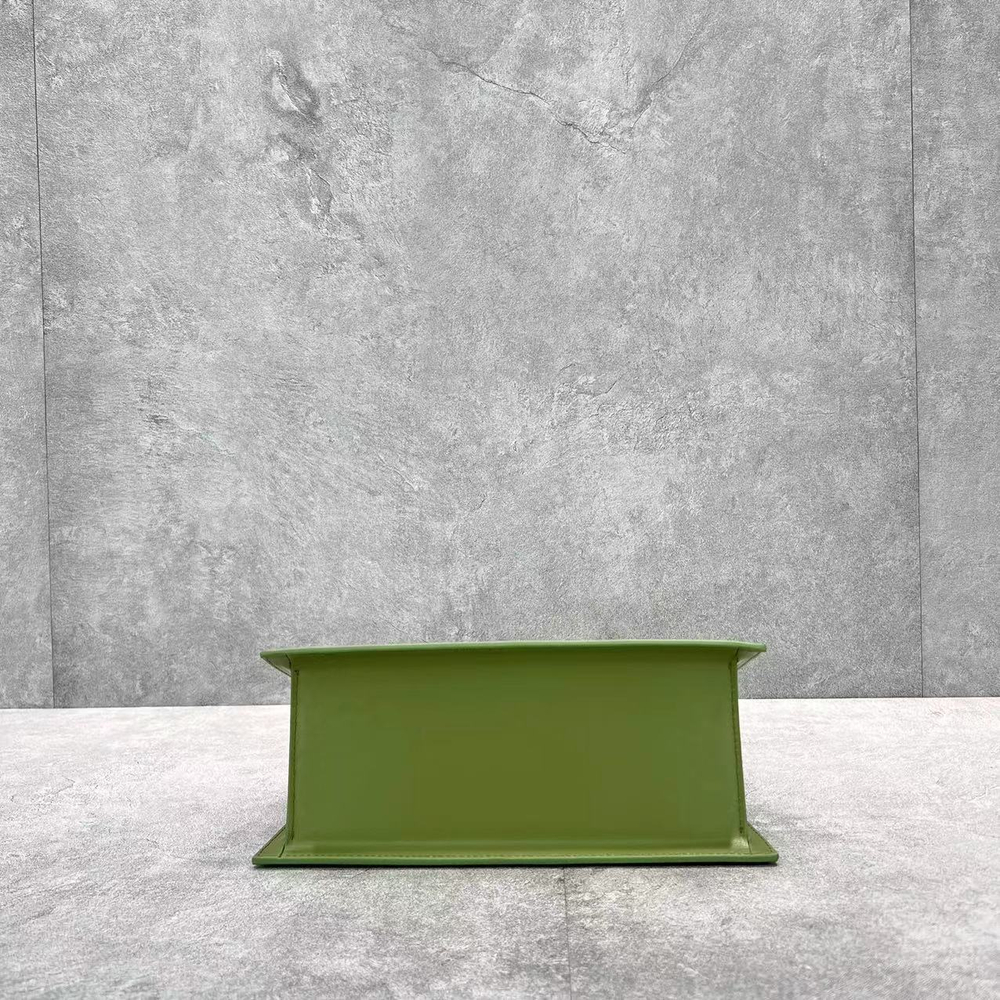 Jacquemus Le Grand Chiquito 22 cm