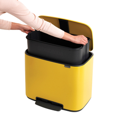 Мусорный бак Bo Pedal Bin 36л Brabantia Желтая маргаритка