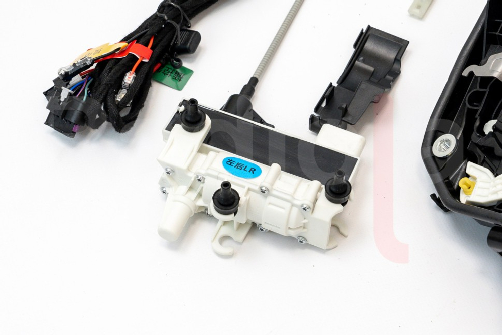 Автоматические доводчики на 4 двери для BMW 7 серии (G11/G12) 2015-2022 - Radiola RDL-SAA-Z05