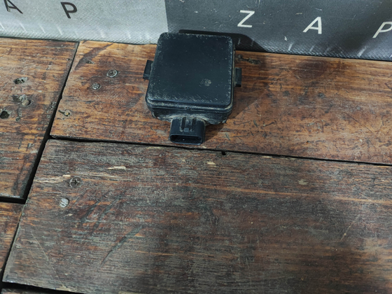 Датчик слепых зон левый Omoda C5 22-нв Б/У Оригинал 704000483AA