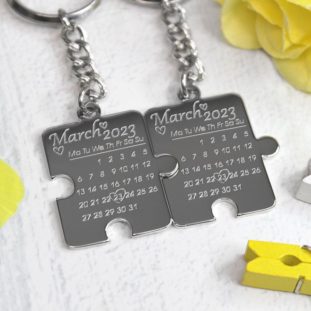 Парные брелки пазлы для двоих Календарь с гравировкой своей даты на заказ